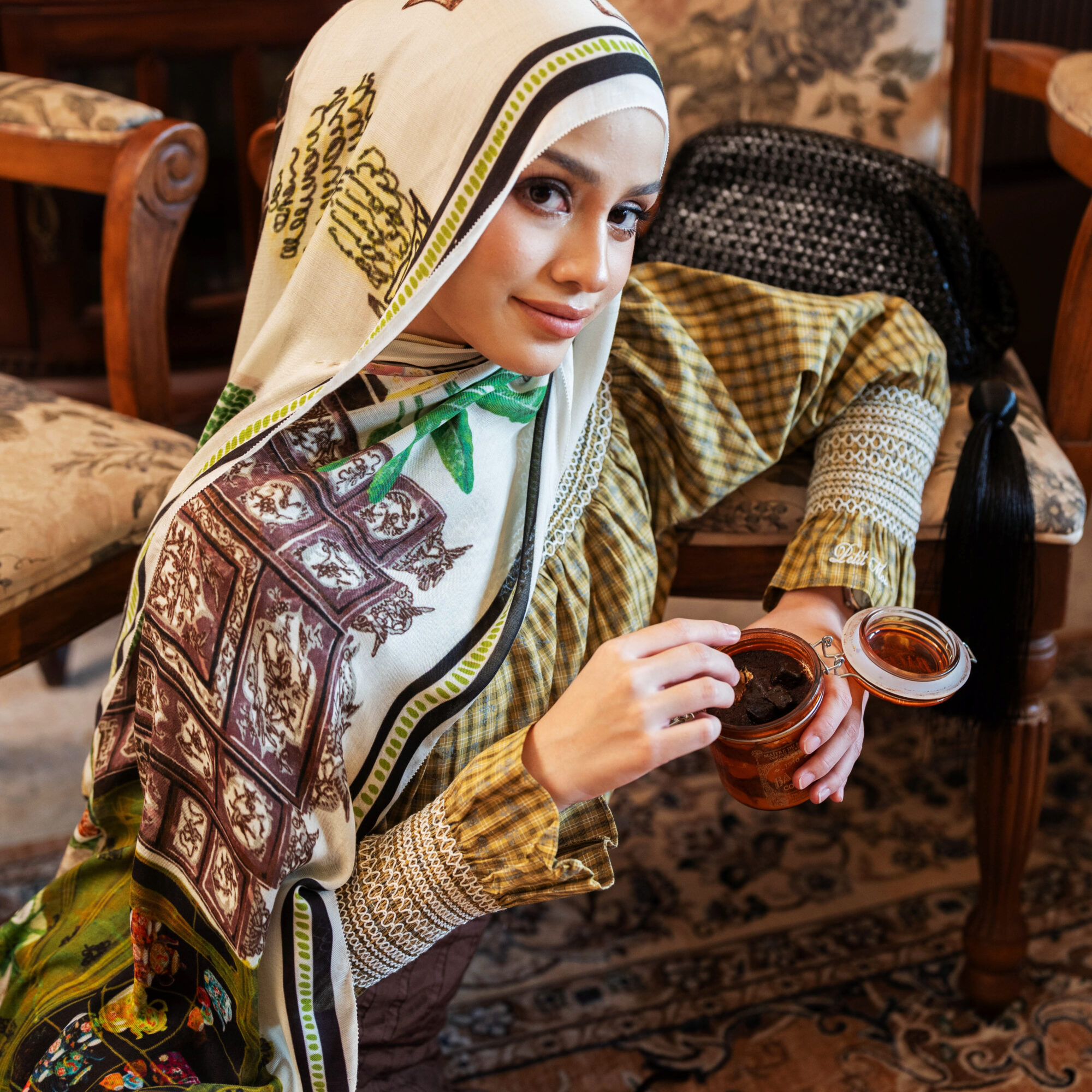 Ruang Tamu (Twill Modal Shawl)