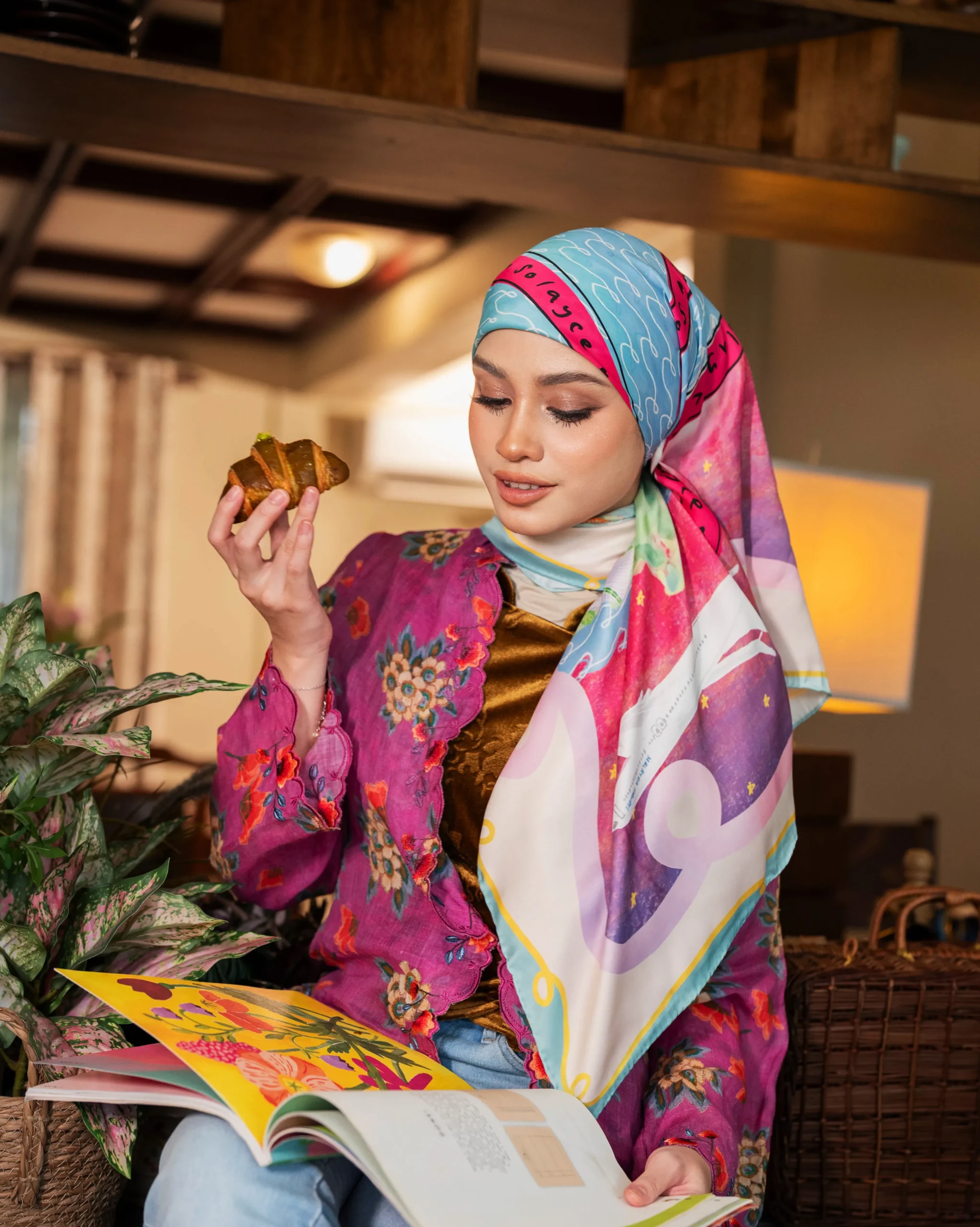 Wayfarer (Twill Satin Square) - Image 3